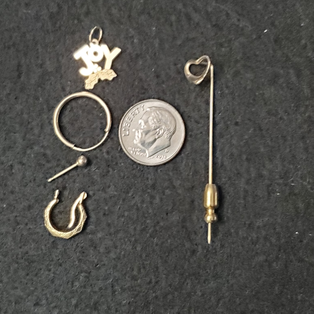 14K YELLOW GOLD SCRAP EARRINGS PENDENT HEART PIN